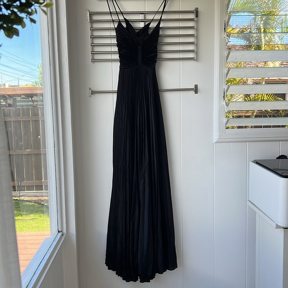 A.L.C. Aries Black Satin Open Back Pleated Formal Evening Dress Maxi Gown NWT - Picture 4 of 12
